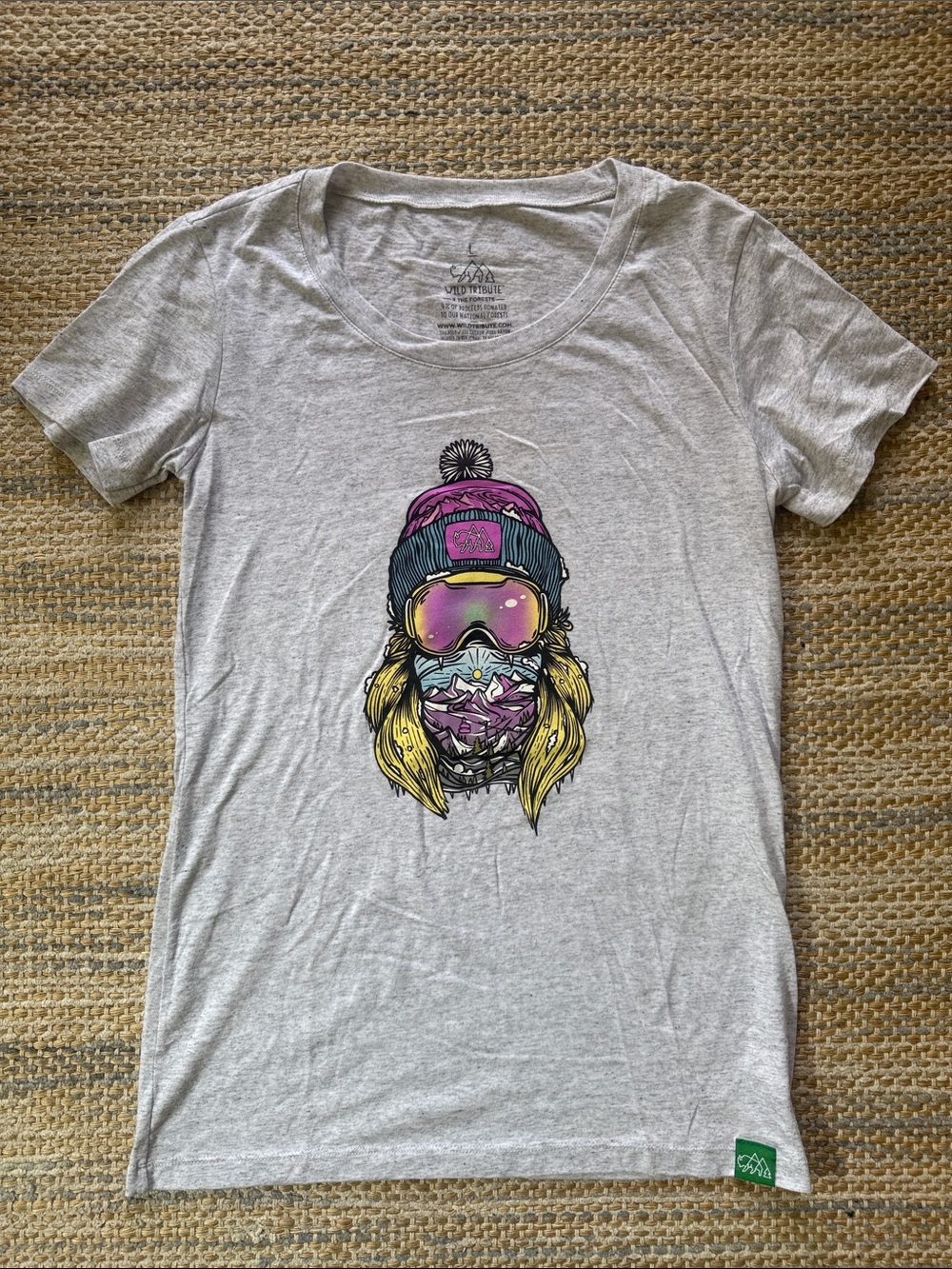 Women’s Heather Gray Graphic Ski Beanie T-Shirt - Pink & Yellow Design